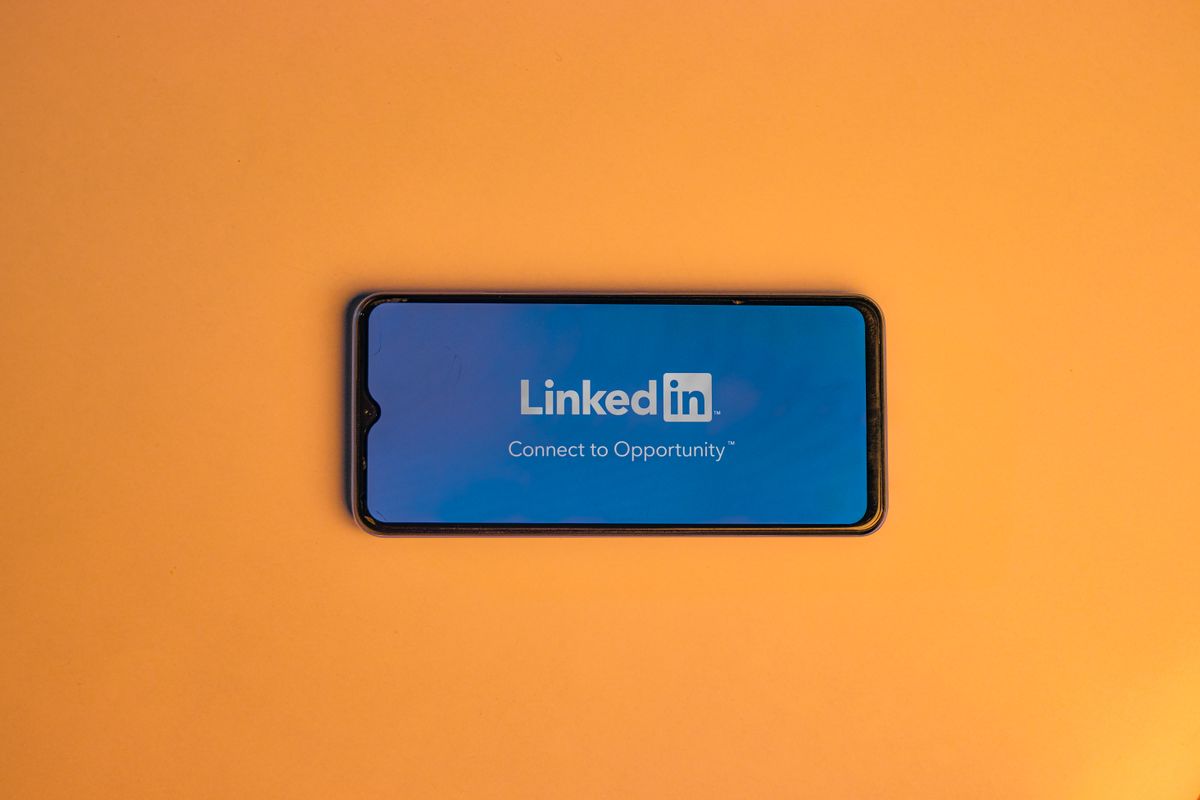 Stratégie LinkedIn B2B : générer des leads et développer sa marque
