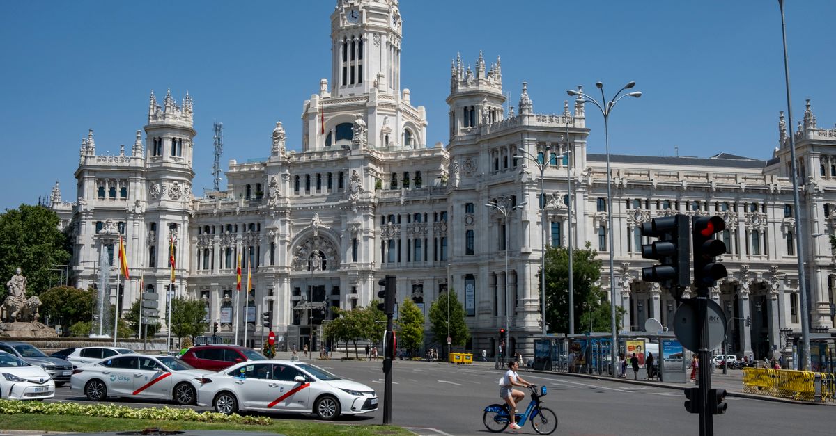 Vue de Madrid, quartier d'affaires Cuatro Torres avec les gratte-ciels